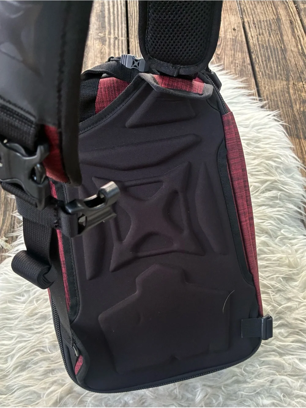 Vertx compact maroon